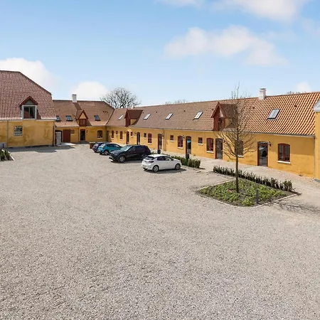 1 Bedroom Stunning In