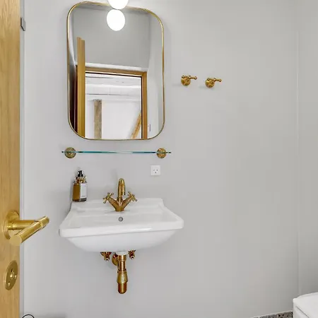 Apartment 1 Bedroom Stunning In *